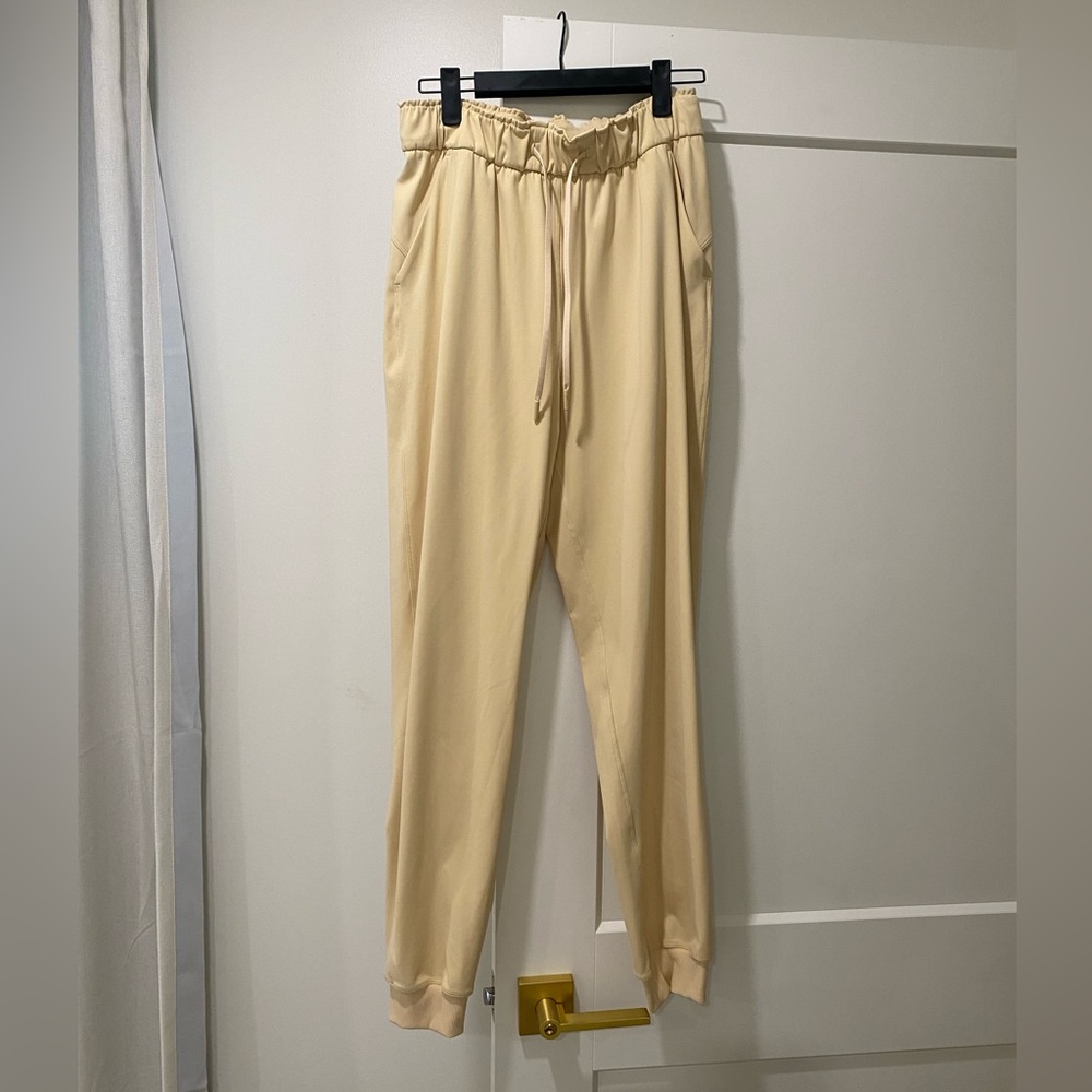 Lululemon Stretch High-Rise Jogger color: bone